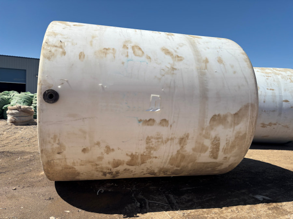 6000 gallon poly tank for sale